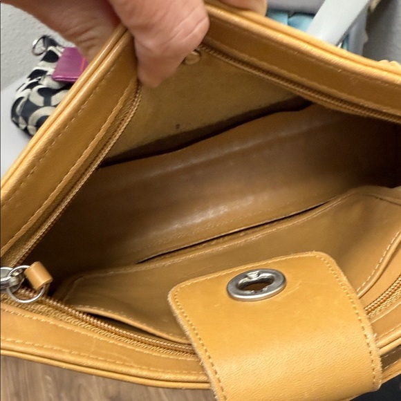 Vintage Coach Unlined Light Brown Leather Crossbody Bag- 9154 - Picture 10 of 11